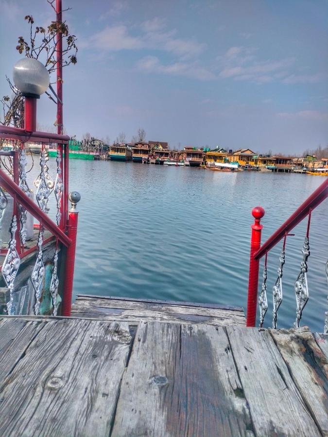 Hotel Lala Rukh Group Of Houseboats à Srīnagar Extérieur photo