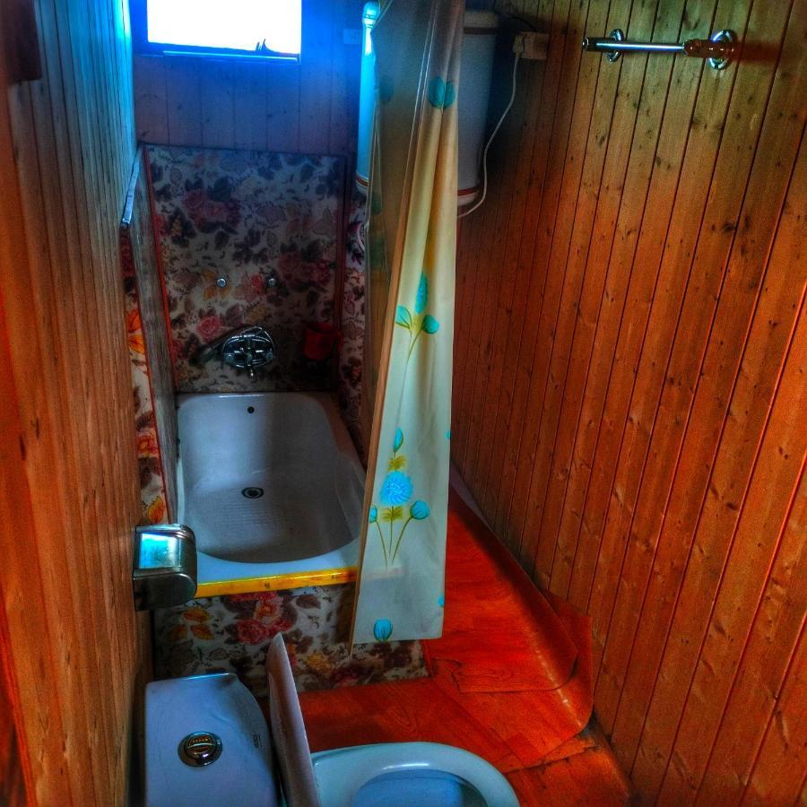 Hotel Lala Rukh Group Of Houseboats à Srīnagar Extérieur photo