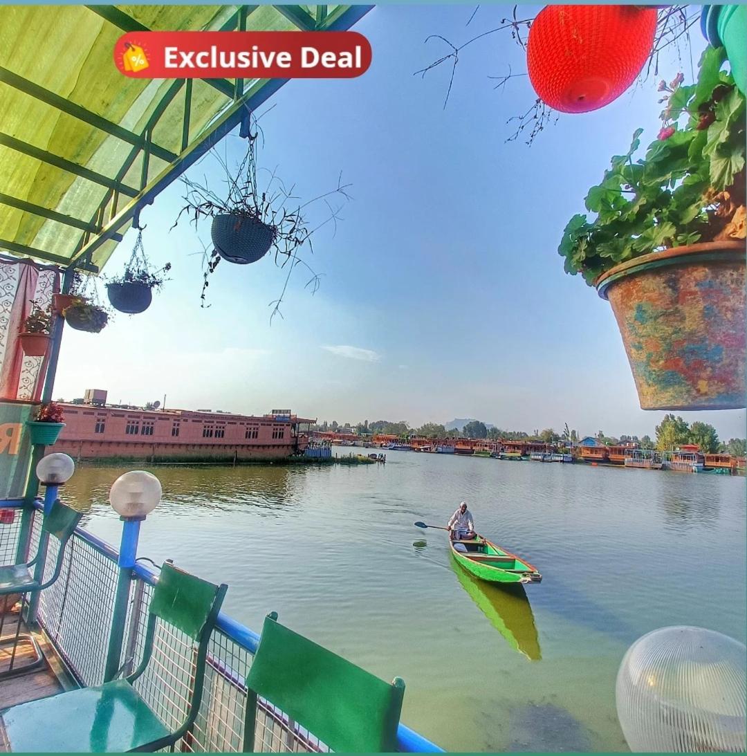 Hotel Lala Rukh Group Of Houseboats à Srīnagar Extérieur photo