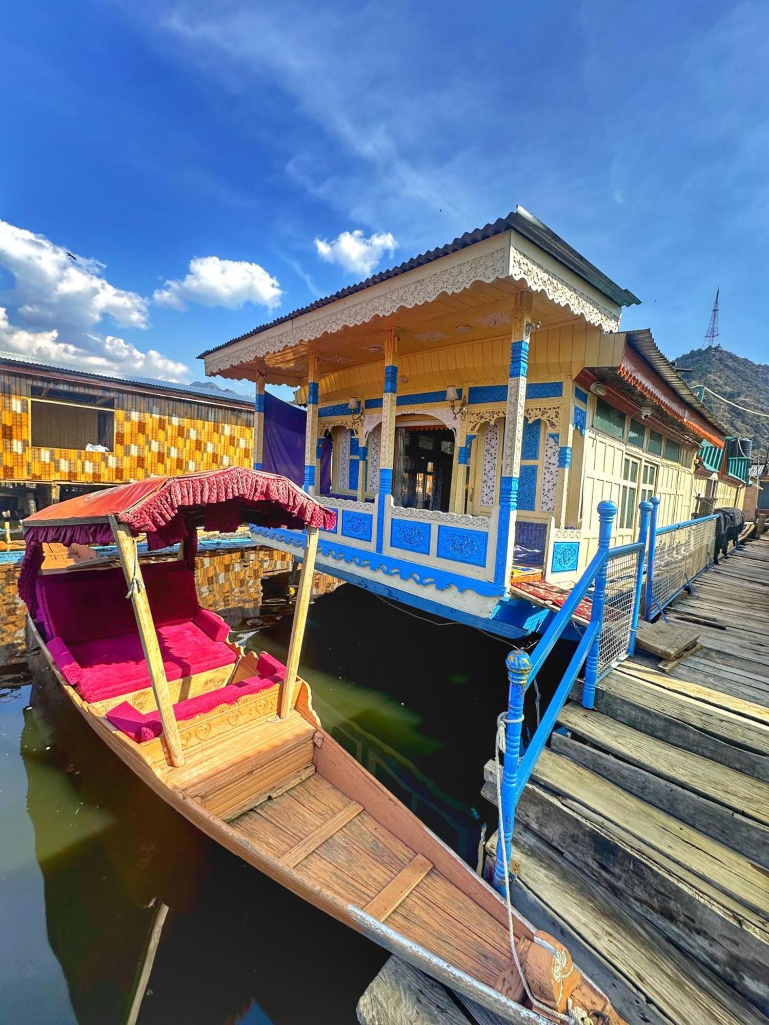 Hotel Lala Rukh Group Of Houseboats à Srīnagar Extérieur photo