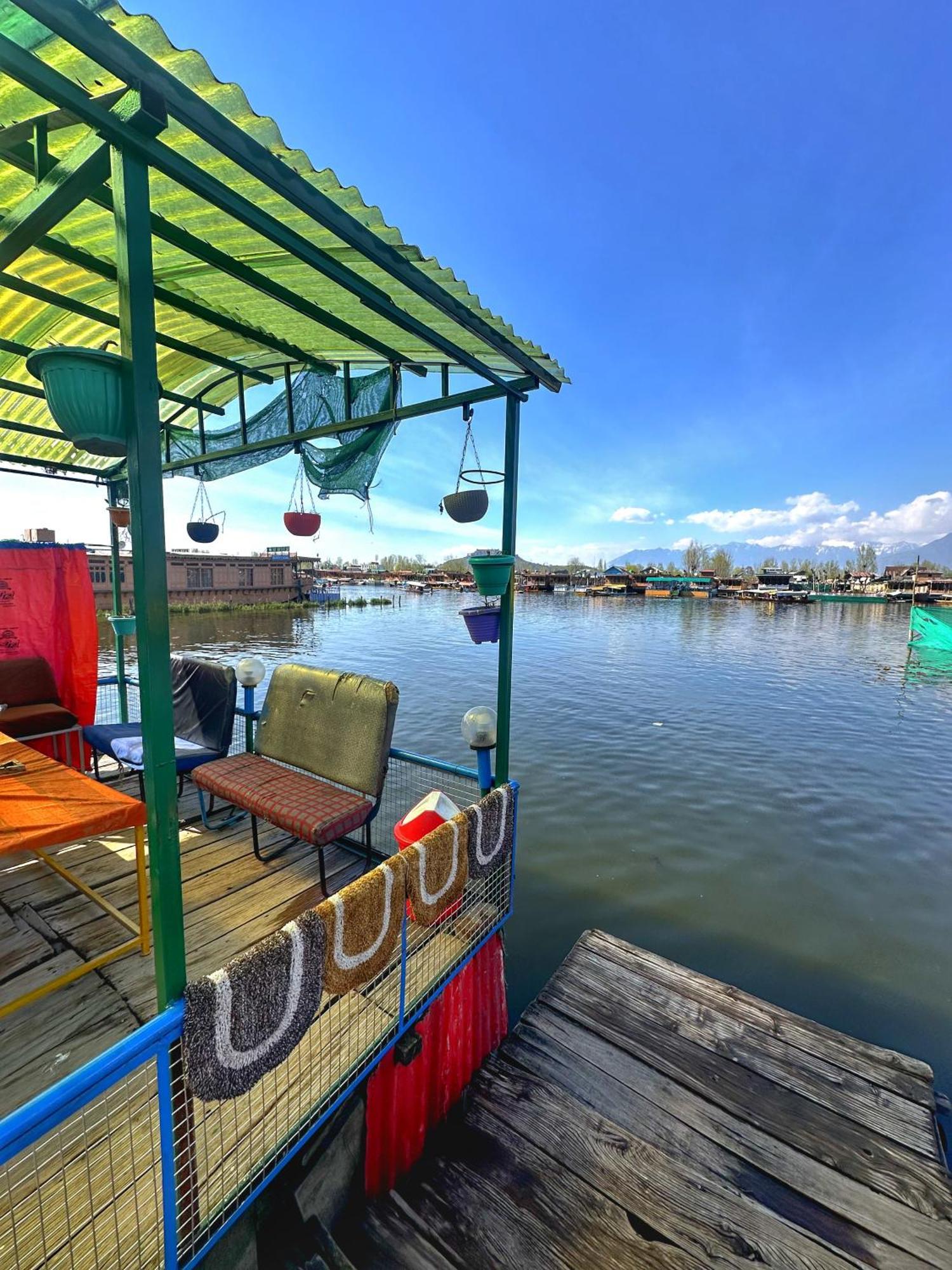 Hotel Lala Rukh Group Of Houseboats à Srīnagar Extérieur photo