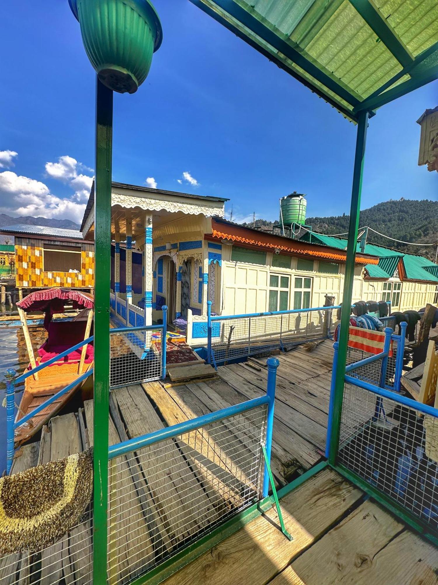 Hotel Lala Rukh Group Of Houseboats à Srīnagar Extérieur photo