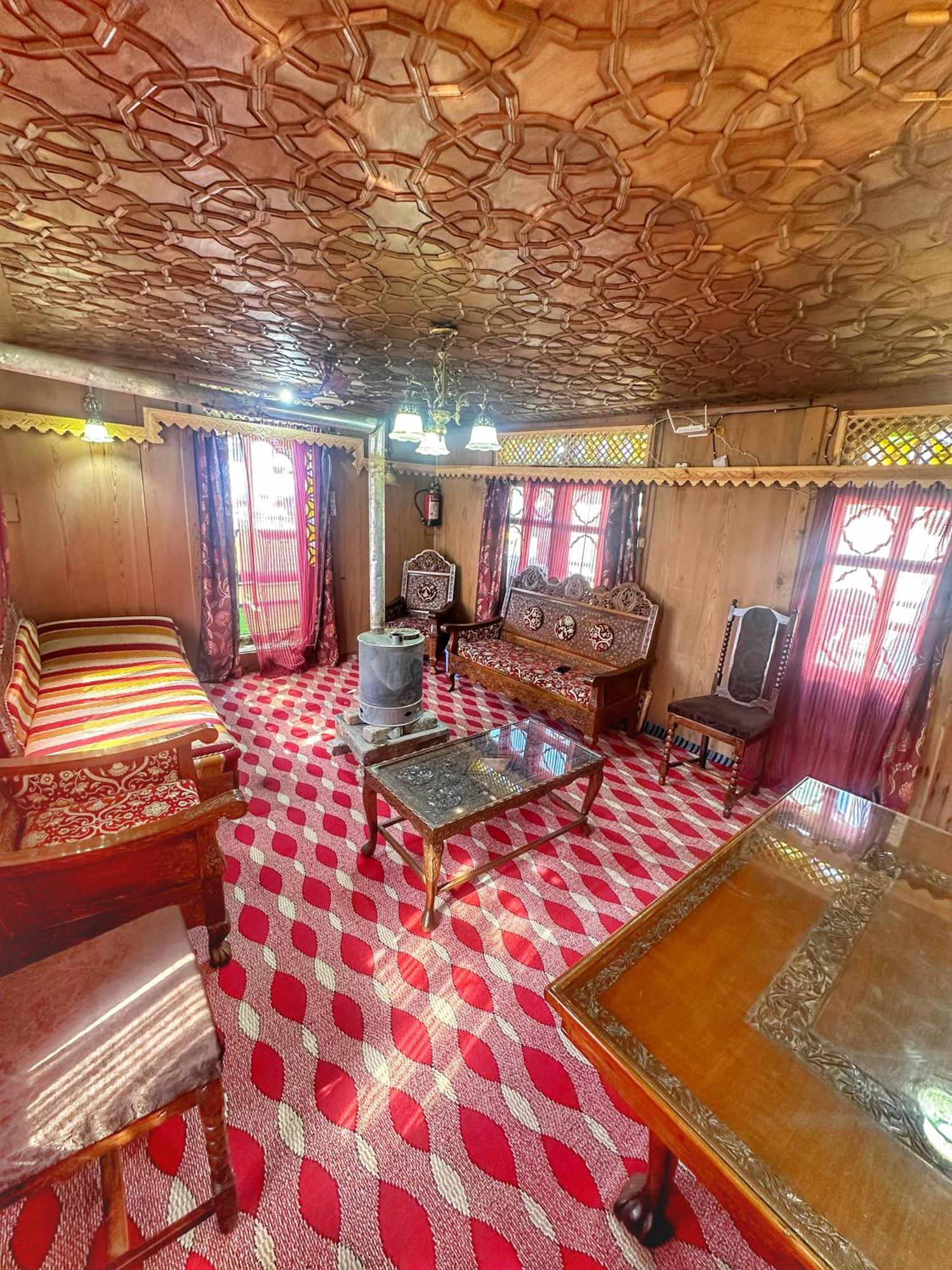Hotel Lala Rukh Group Of Houseboats à Srīnagar Extérieur photo